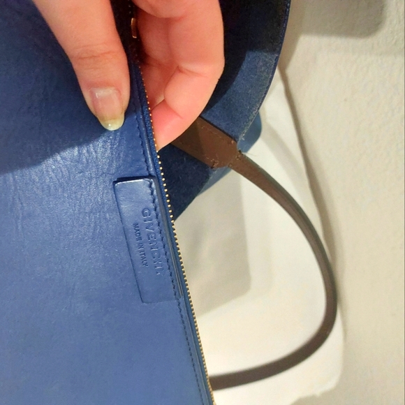 Givenchy Antigone Shopper tote with pouch - Picture 12 of 16